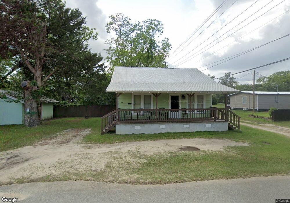 208 N Jackson St, Fitzgerald, GA 31750 - photo 1