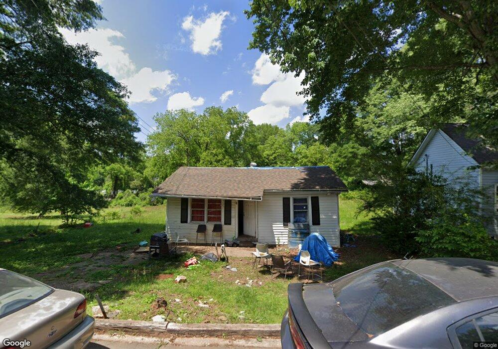 527 Spring St, Carrollton, GA 30117 - photo 1