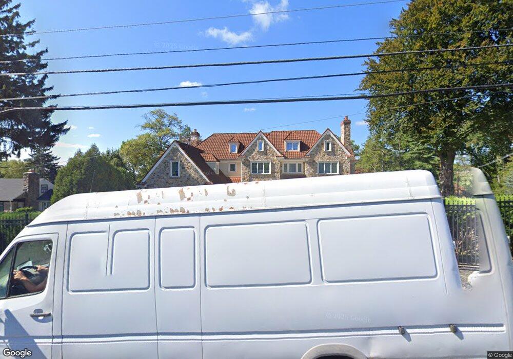 946 Morris Ave, Bryn Mawr, PA 19010 - photo 1