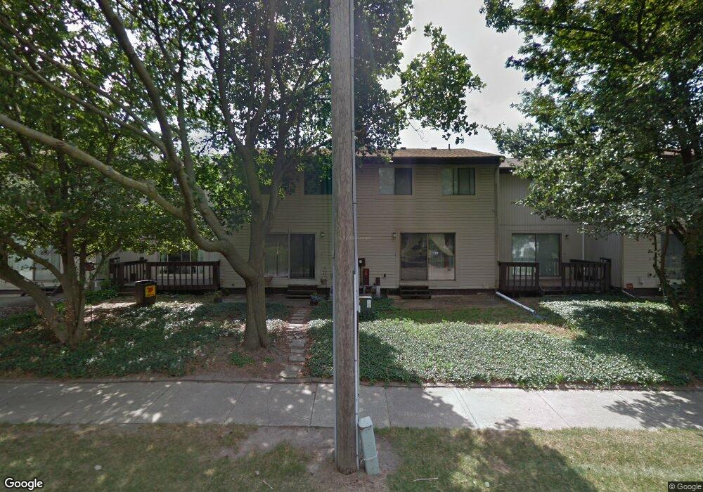 844 Armstrong Rd unit 10, Lansing, MI 48911 - photo 1