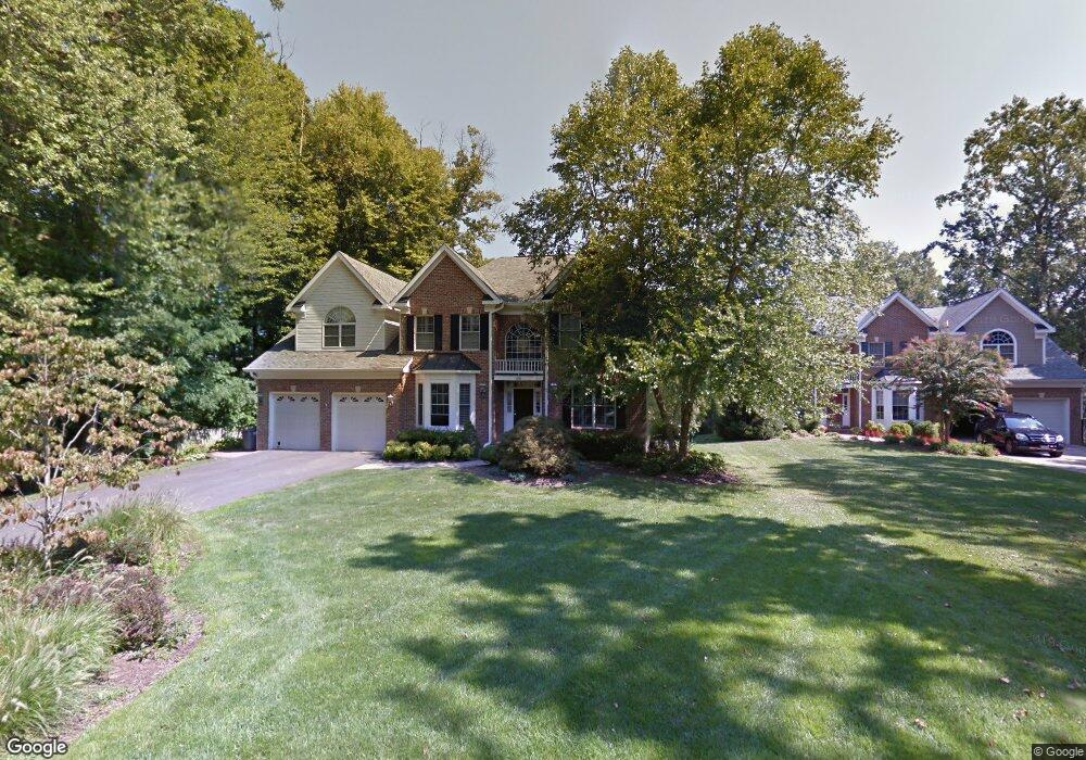 608 Ninovan Rd SE, Vienna, VA 22180 - photo 1