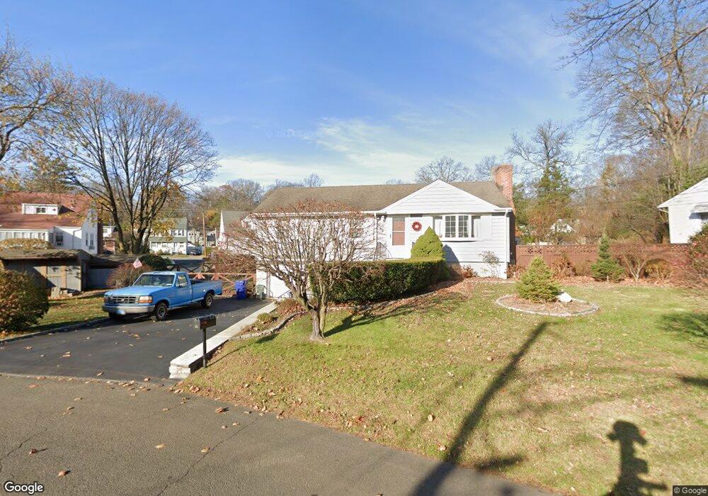 32 Hollow Tree Rd, Norwalk, CT 06854 - photo 1