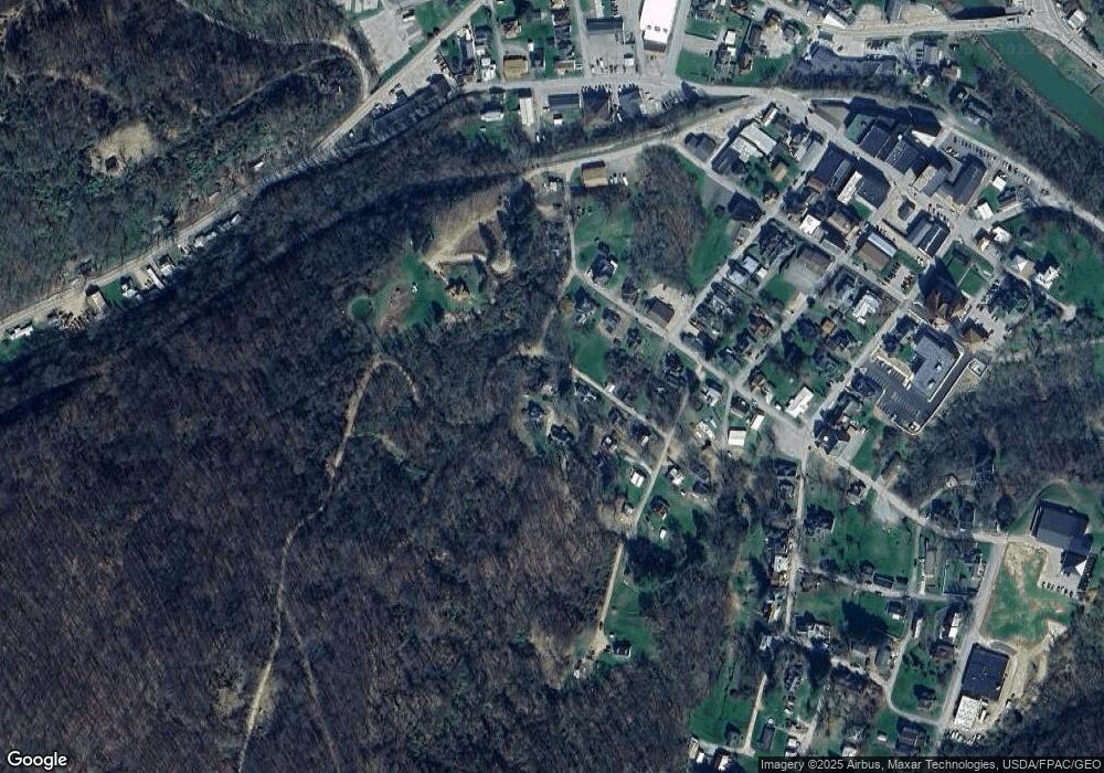 102 Maple St, West Union, WV 26456 - photo 1