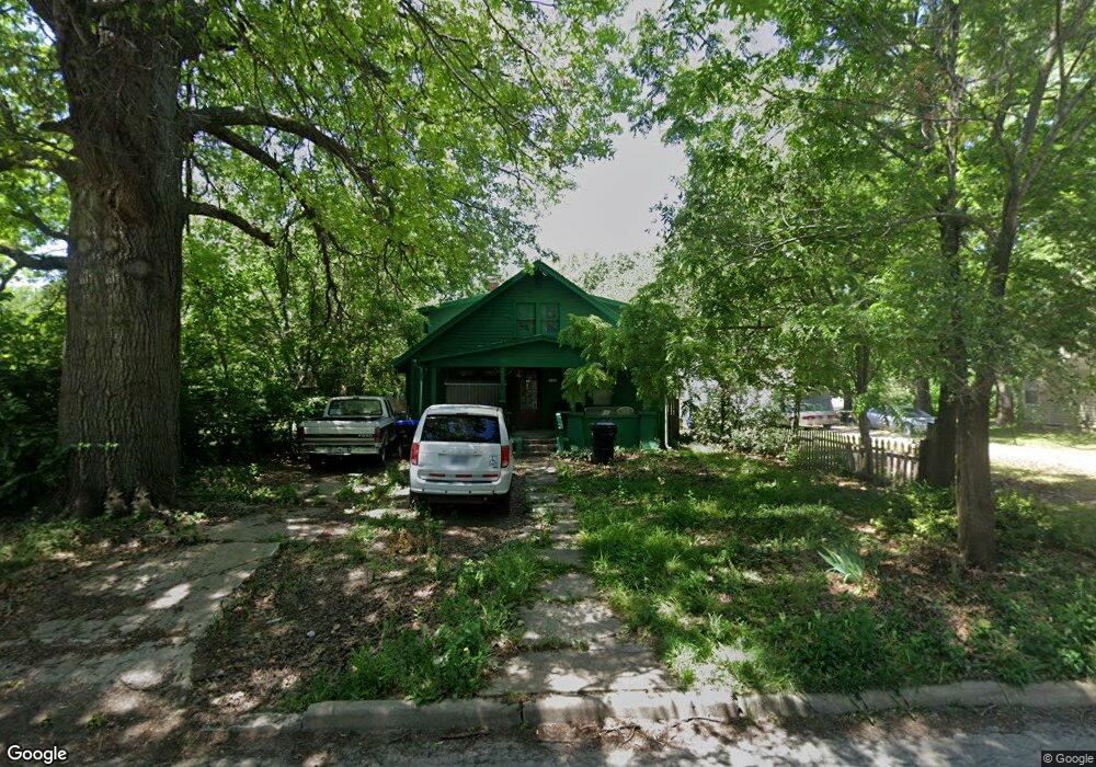 1041 SW MacVicar Ave, Topeka, KS 66604 - photo 1