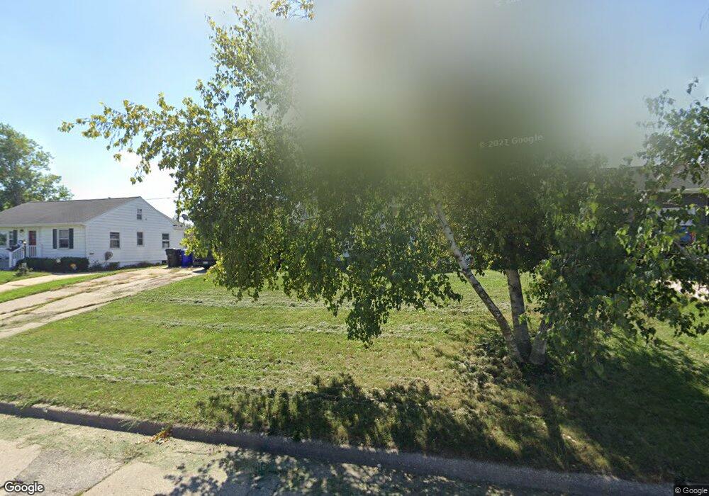 2415 10th Ave SW, Cedar Rapids, IA 52404 - photo 1