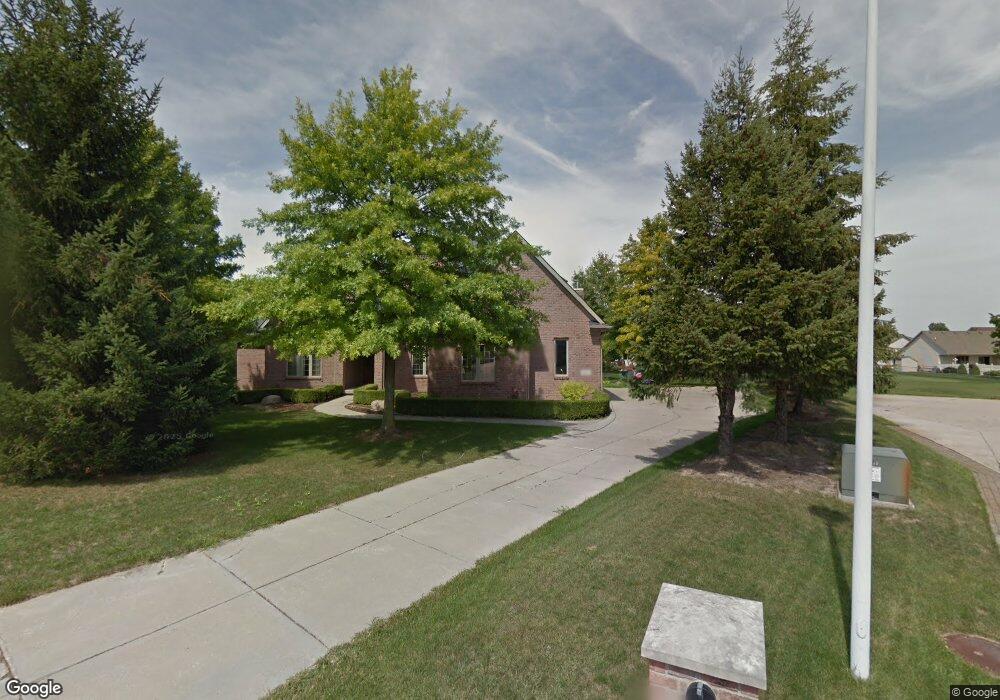 5385 Crown Ct, Swartz Creek, MI 48473 - photo 1