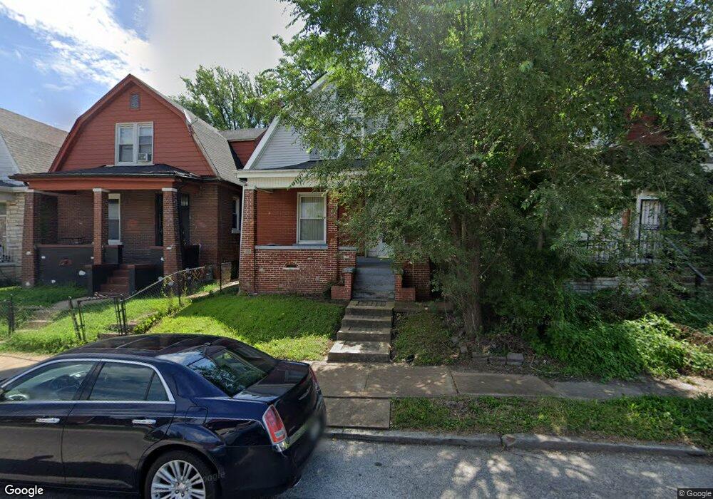4034 N Taylor Ave, Saint Louis, MO 63115 - photo 1