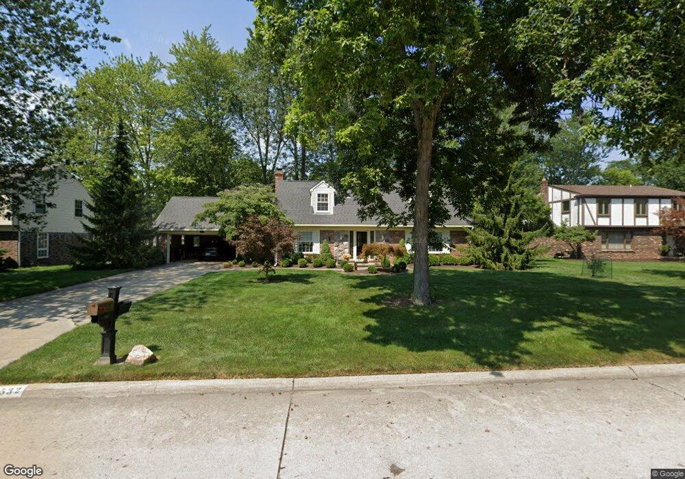 8532 Thorntree Dr, Grosse Ile, MI 48138 - photo 1