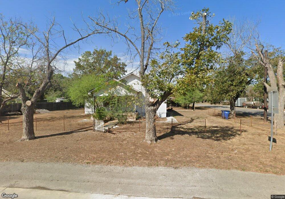 489 E Commerce St, New Braunfels, TX 78130 - photo 1