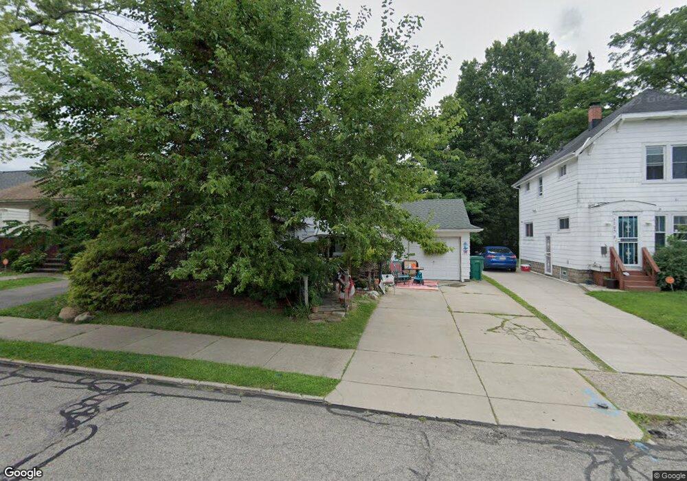 5259 Arch St, Maple Heights, OH 44137 - photo 1