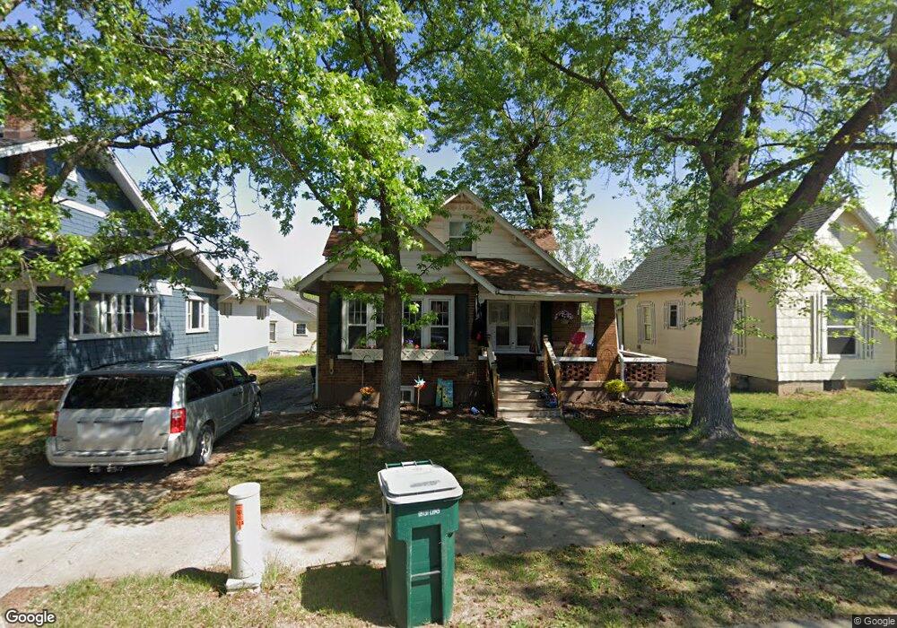 953 W Rollins St, Moberly, MO 65270 - photo 1