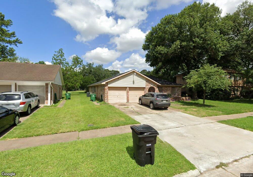 7219 Leaning Oak Dr, Houston, TX 77088 - photo 1