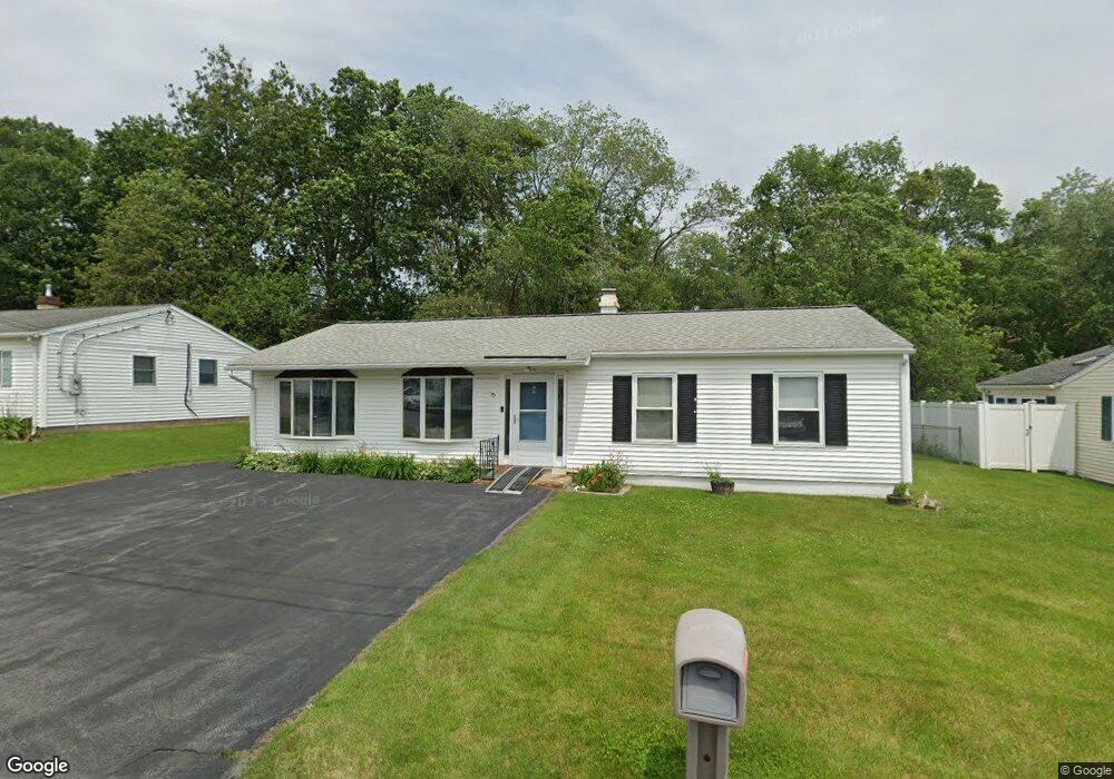 75 Laurie Ln, Lowell, MA 01854 - photo 1