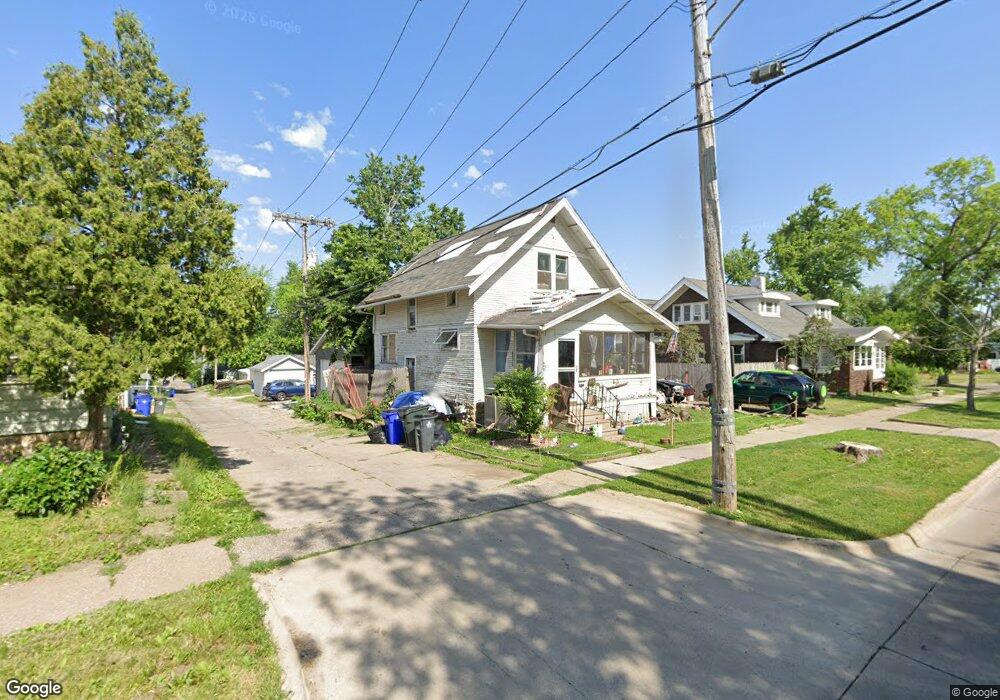 611 19th St SE, Cedar Rapids, IA 52403 - photo 1