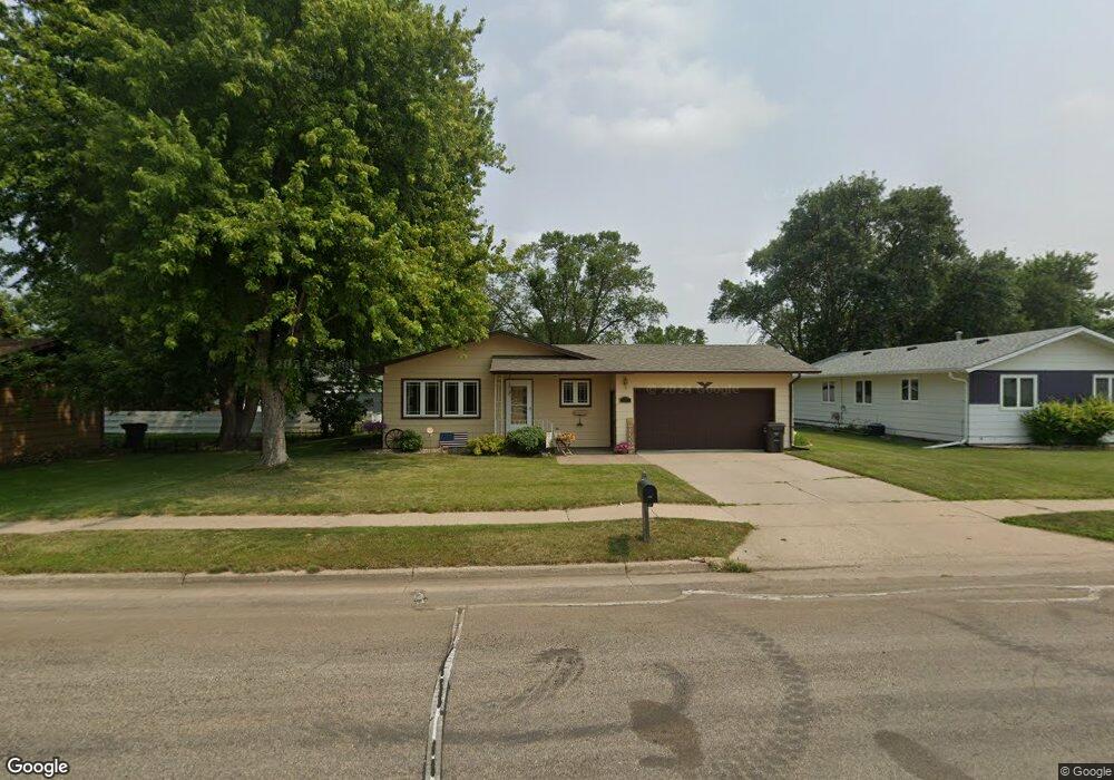 1022 8th Ave NE, Jamestown, ND 58401 - photo 1