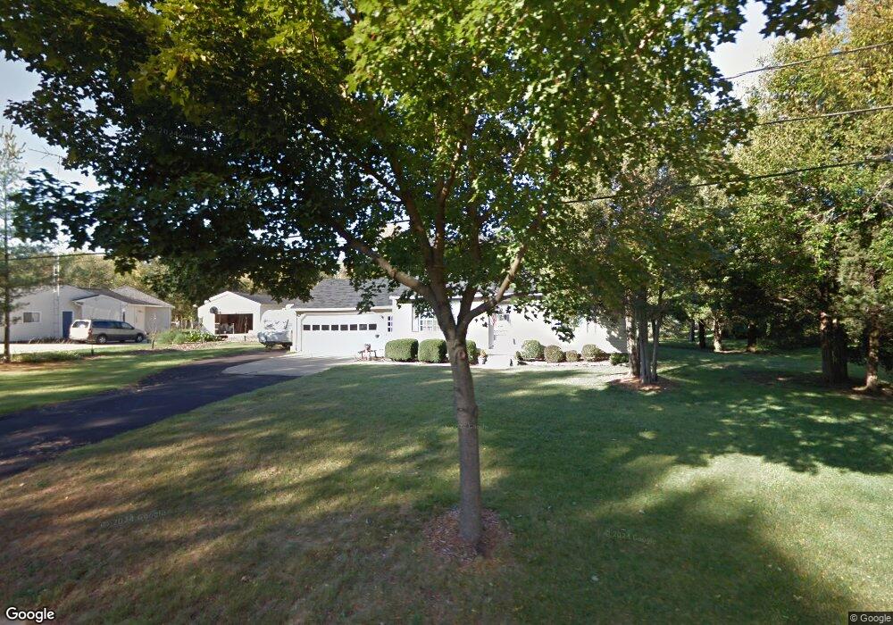 501 Hut West Dr, Flushing, MI 48433 - photo 1