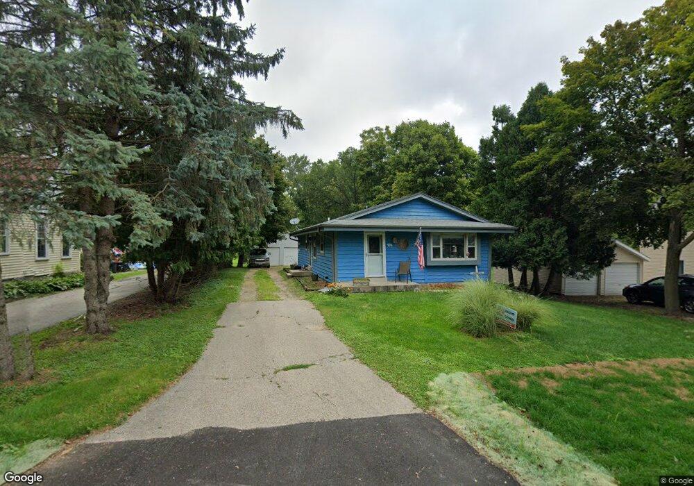 174 Fontana Ave, Fontana, WI 53125 - photo 1