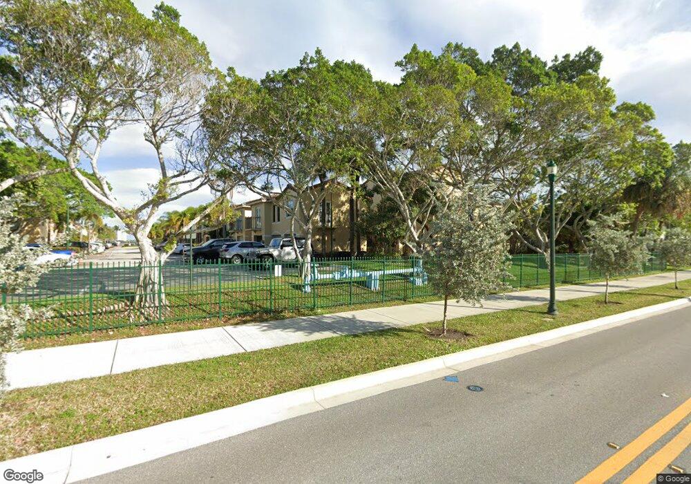 1010 Lake Shore Dr unit 203, West Palm Beach, FL 33403 - photo 1