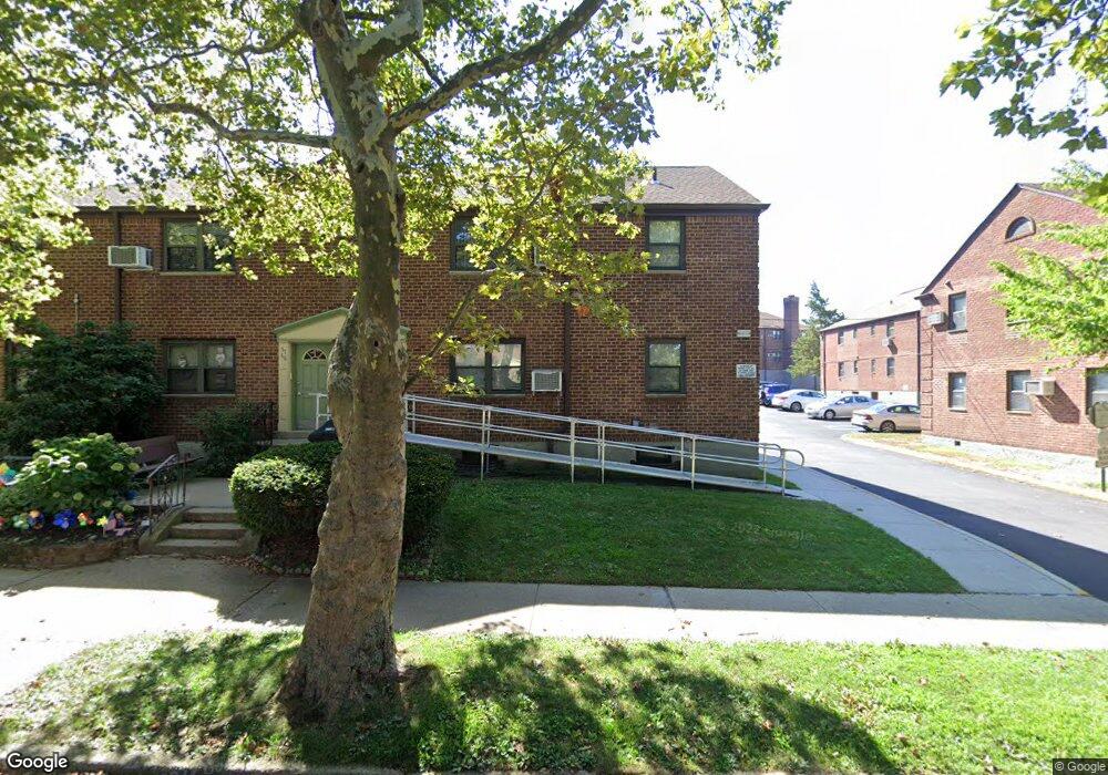 57-66 246 Crescent unit Lower, Douglaston, NY 11362 - photo 1