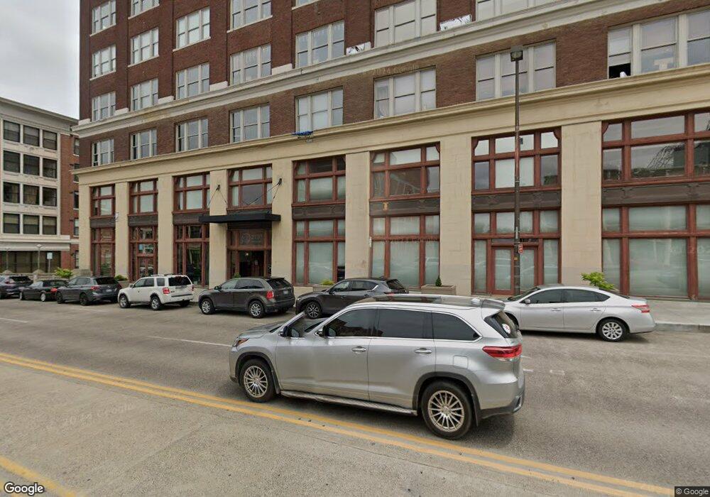 2107 Grand Ave unit 1009, Kansas City, MO 64108 - photo 1