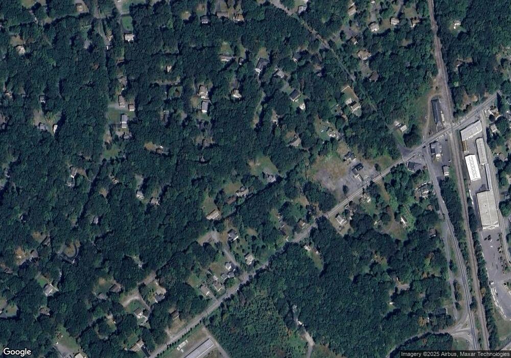 2334 Winchester Rd, Pocono Summit, PA 18346 - photo 1