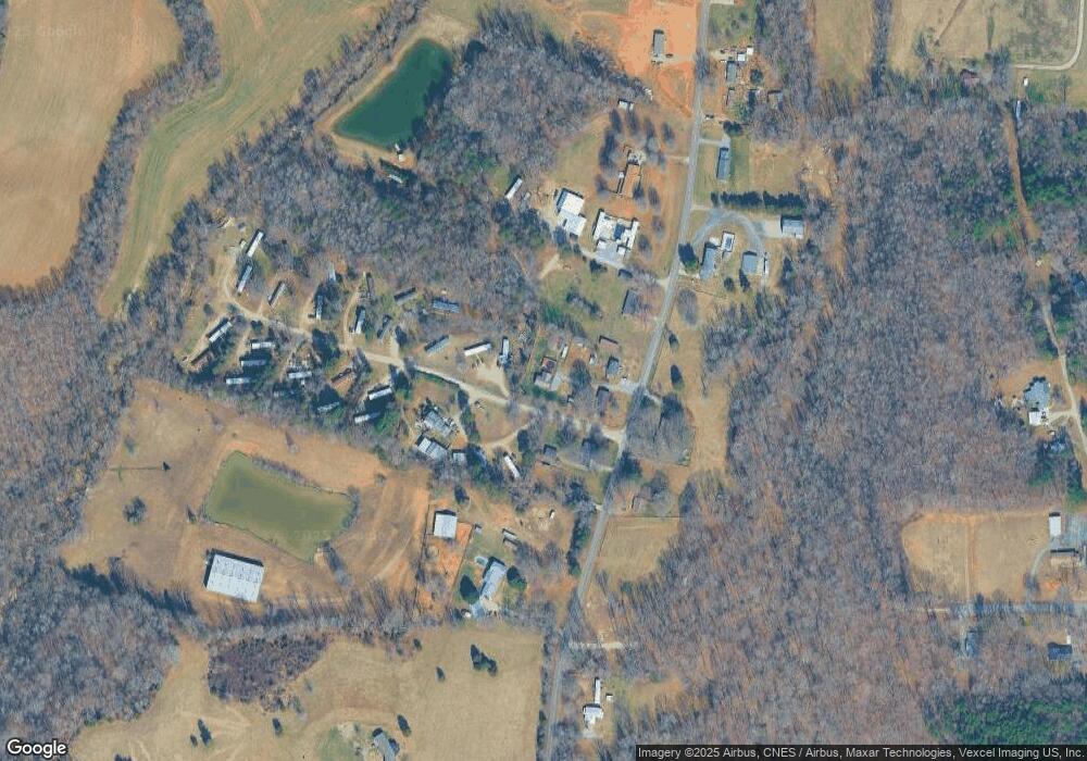 112 Henderson Dr, Statesville, NC 28677 - photo 1