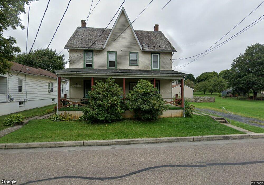 321 E 3rd St, Wind Gap, PA 18091 - photo 1