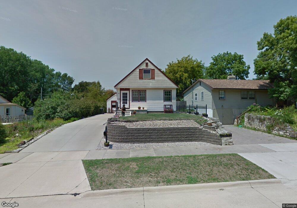 937 21st St SE, Cedar Rapids, IA 52403 - photo 1