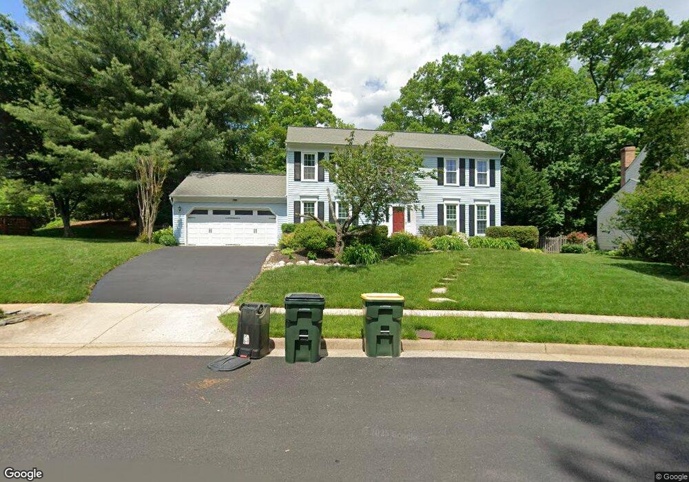 8164 Ships Curve Ln, Springfield, VA 22153 - photo 1