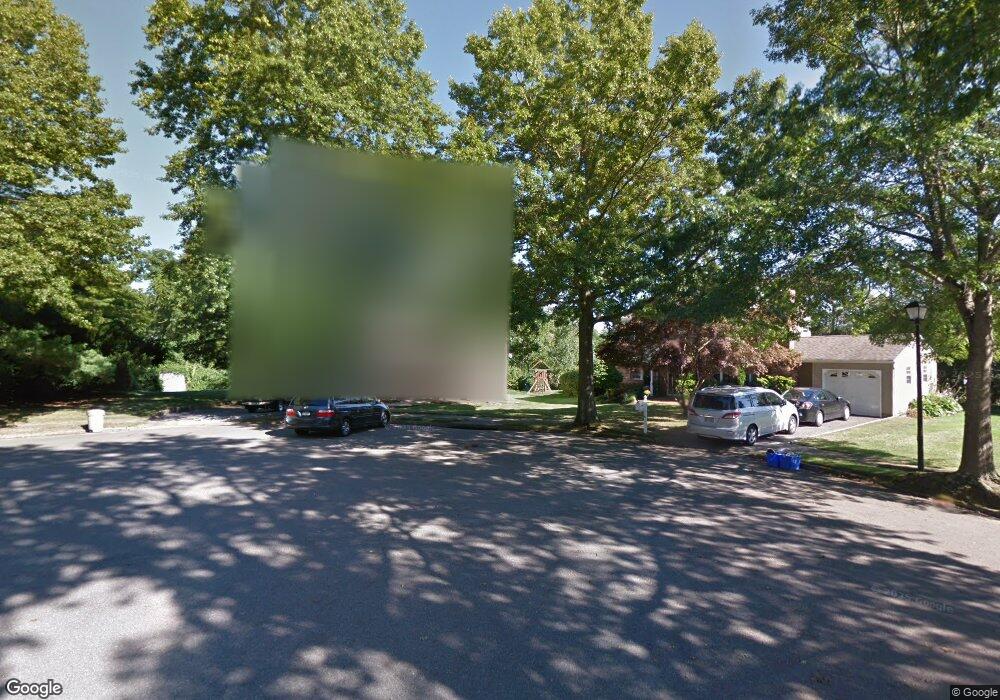 4 Foothill Ct, Dix Hills, NY 11746 - photo 1