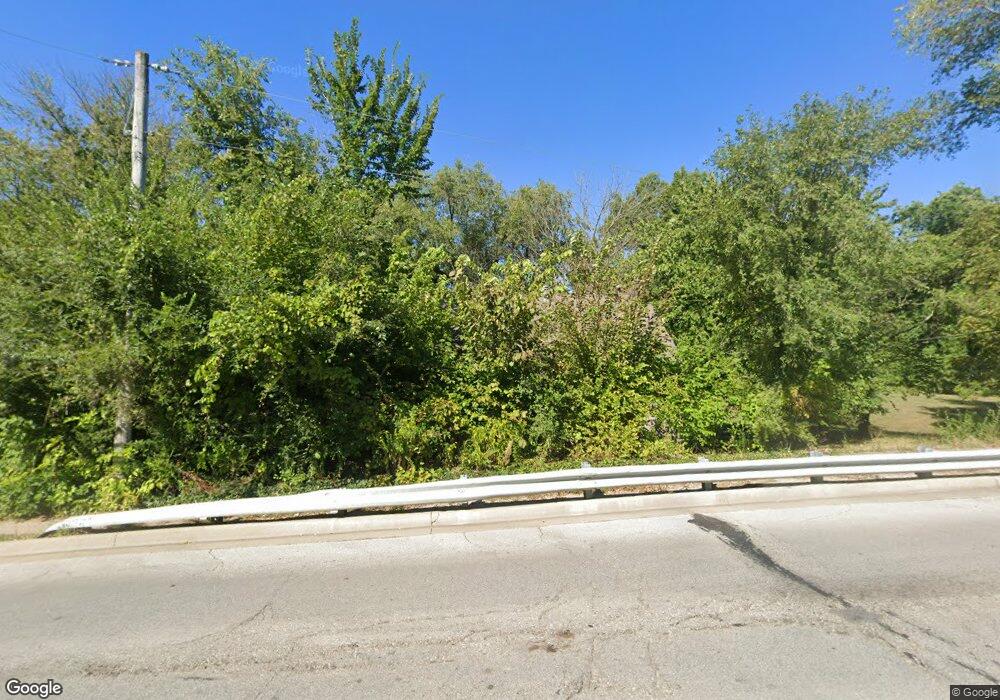 305 NW 15th St, Blue Springs, MO 64015 - photo 1