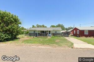 302 2nd St, Lakin, KS 67860