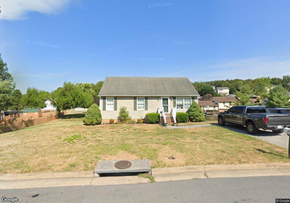 415 E Fairchild Dr, Strasburg, VA 22657 - photo 1