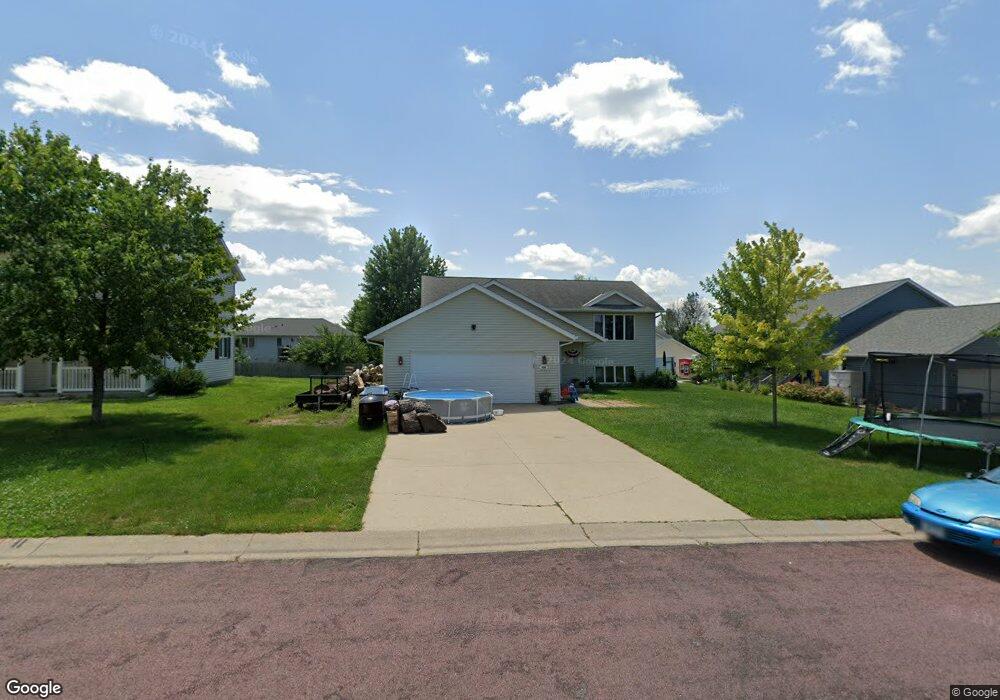 320 Cole Ct, Mankato, MN 56001 - photo 1