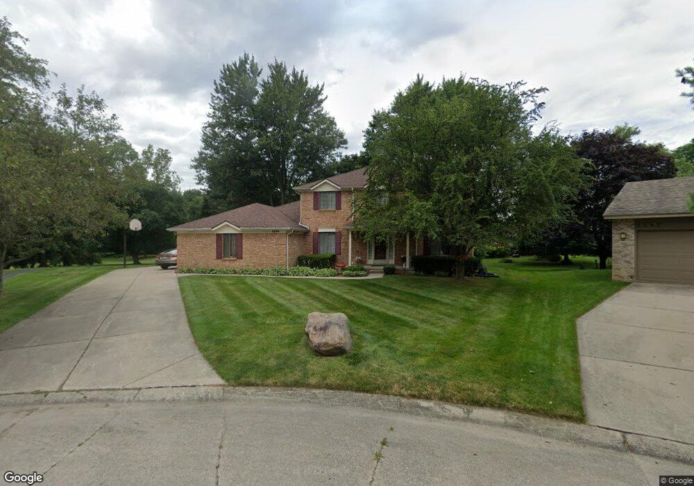 2254 Kolomyia Ct, West Bloomfield, MI 48324 - photo 1