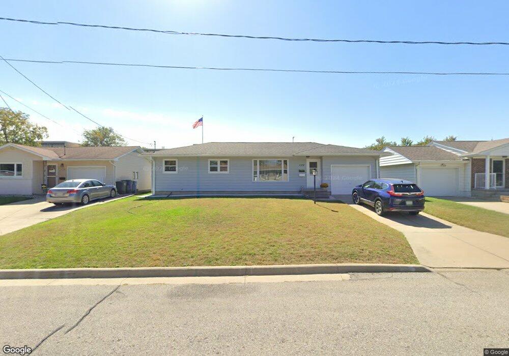 1122 Columbus Dr, Waterloo, IA 50702 - photo 1