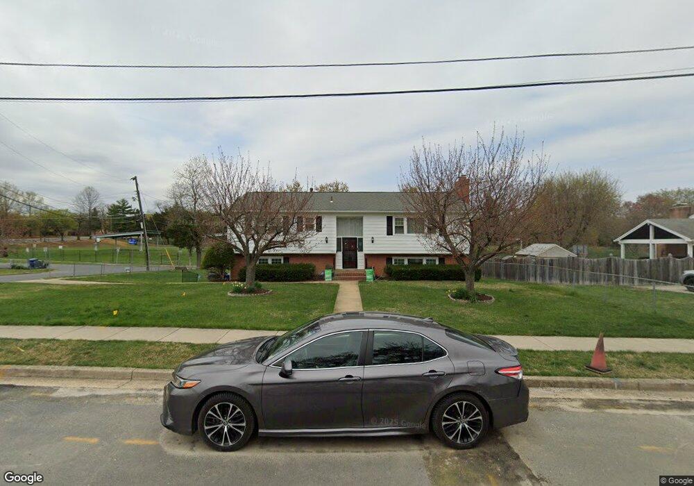 3310 Chicamuxen Ct, Falls Church, VA 22041 - photo 1