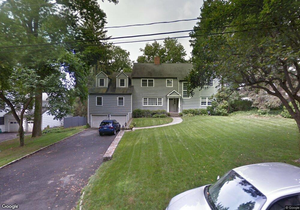 28 Winthrop Dr, Riverside, CT 06878 - photo 1