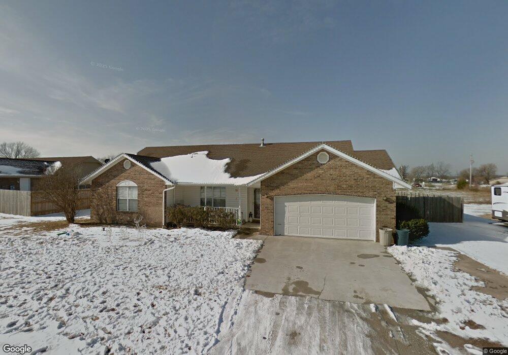 211 Newton St, Beggs, OK 74421 - photo 1