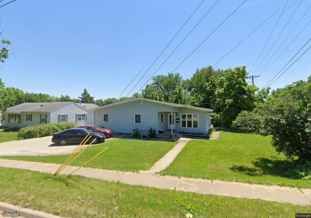 1614 W 4th St, Cedar Falls, IA 50613 - photo 1