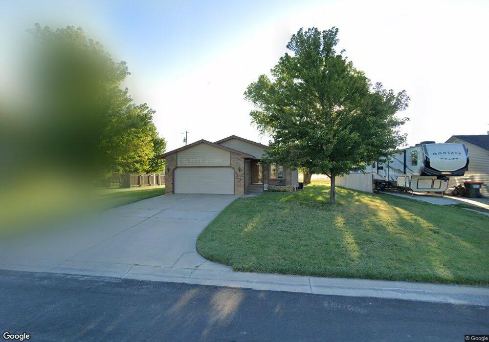 112 N Heather Ln, Maize, KS 67101 - photo 1