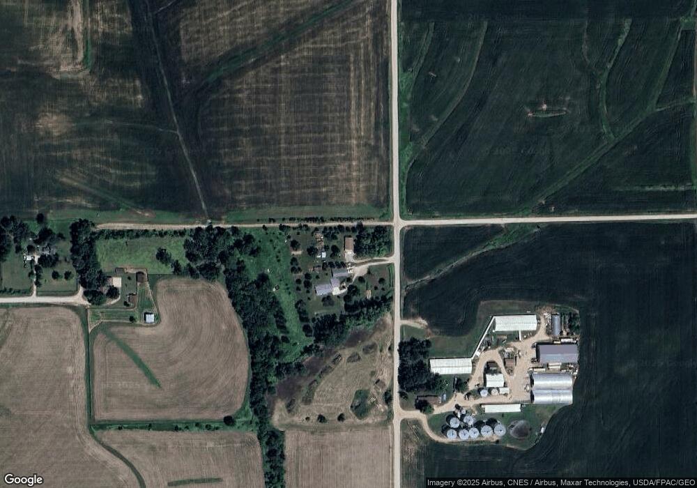 5213 E 5th St S, Newton, IA 50208 - photo 1