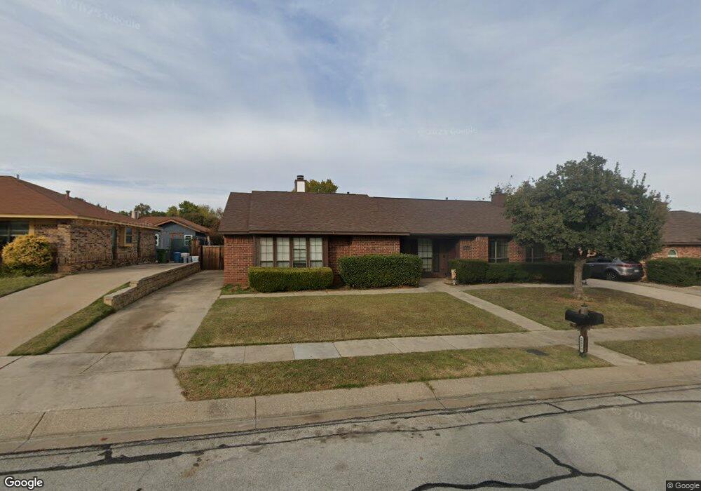 2429 Oakmont Dr, Bedford, TX 76022 - photo 1