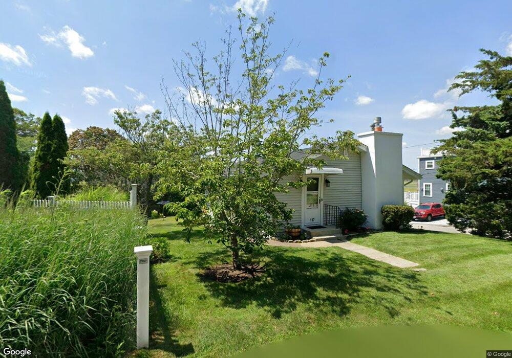 127 Meadowview St, Marshfield, MA 02050 - photo 1