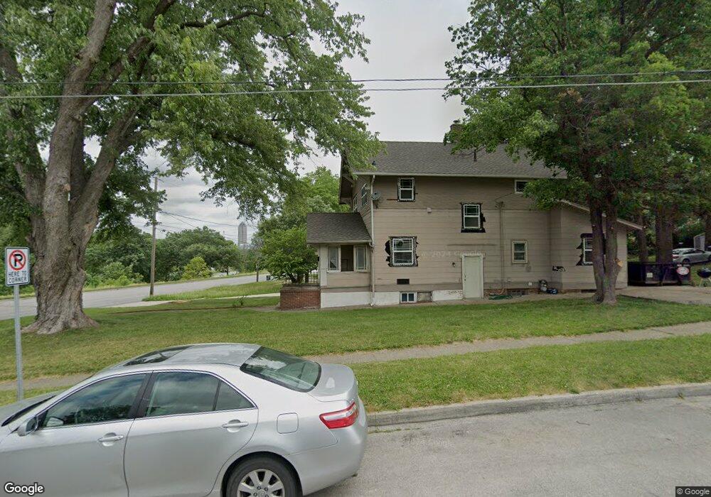 2221 SW 9th St, Des Moines, IA 50315 - photo 1