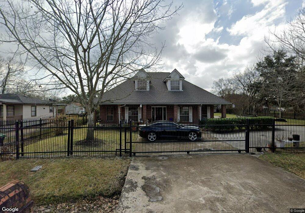 8326 Holiday Ln, Houston, TX 77075 - photo 1