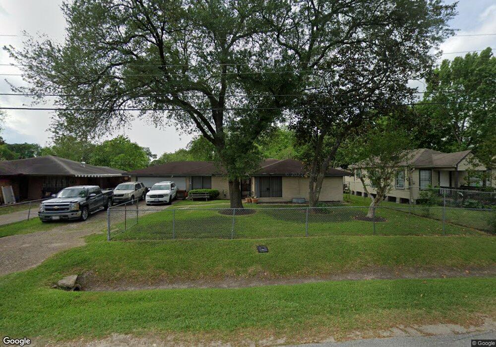 3114 Chickering St, Houston, TX 77026 - photo 1