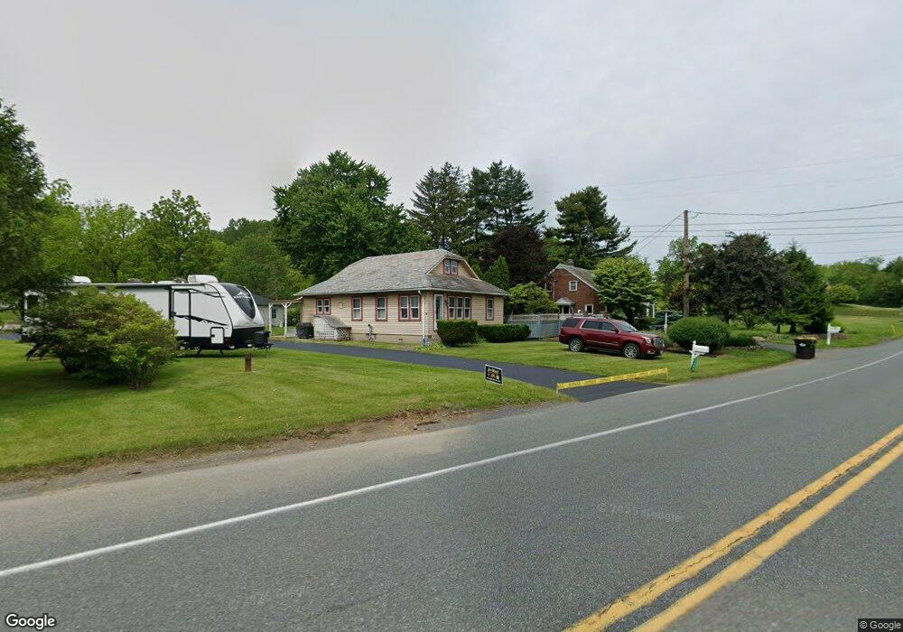 5684 Chestnut St, Zionsville, PA 18092 - photo 1