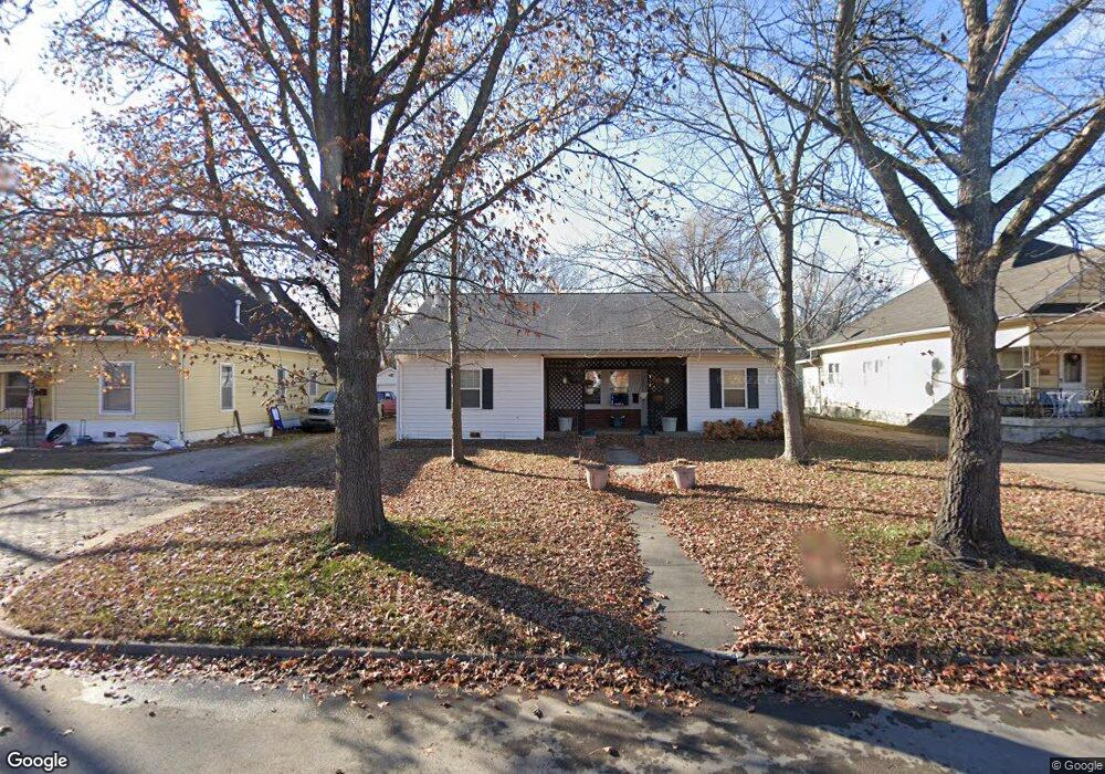 312 N 30th St, Parsons, KS 67357 - photo 1