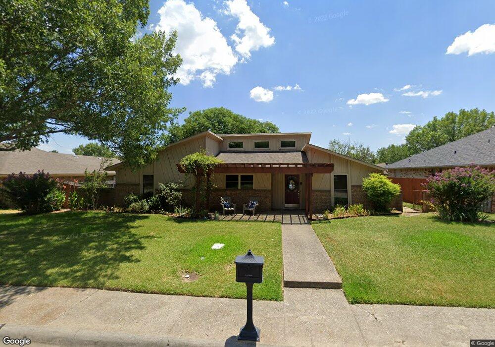 1910 Woodlawn Ct, Gainesville, TX 76240 - photo 1